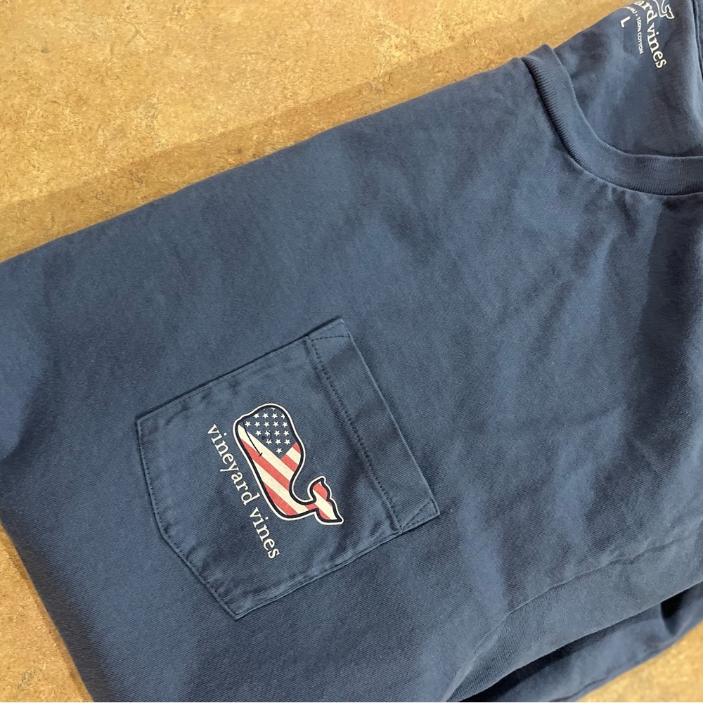 Two men’s Vineyard Vines tshirts GUC - Picture 10 of 11